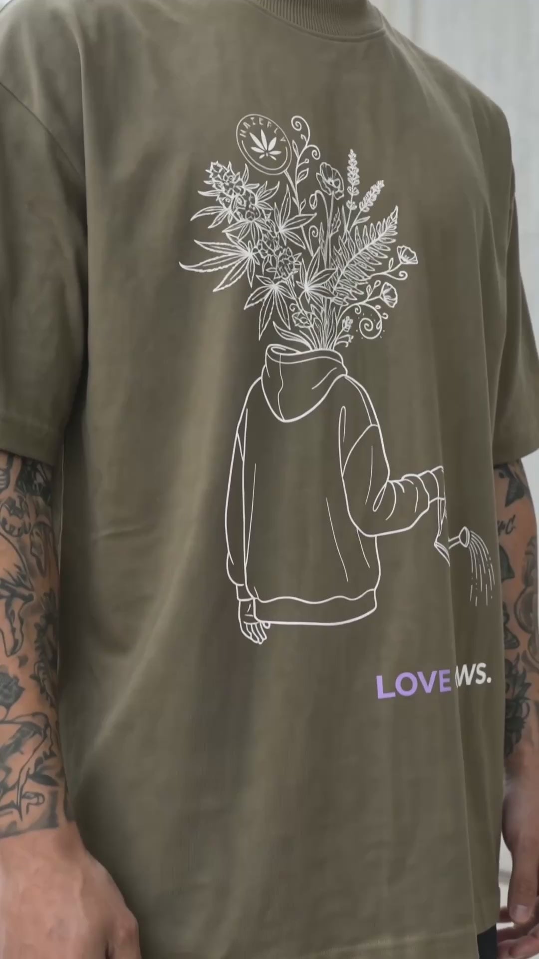 LOVE GROWS II Oversized Unisex Bio T-Shirt